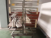 Lot 519 - mobiel draagarmrek - afbeelding 2 van  2