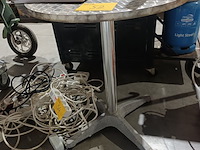 Lot 52 - aluminium terrastafel - afbeelding 1 van  3