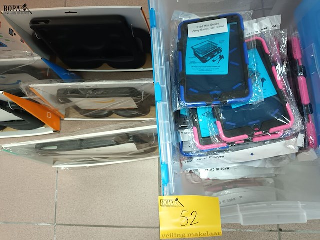 Lot 52 - bescherm cases voor tablets - afbeelding 6 van  6