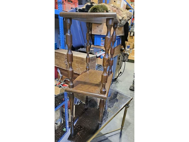 Lot 52 - bijzettafel gedraaide poten - afbeelding 3 van  3