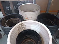 Lot 52 - bloempotten. 4 stuks - afbeelding 2 van  3