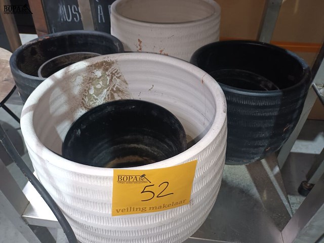 Lot 52 - bloempotten. 4 stuks - afbeelding 3 van  3