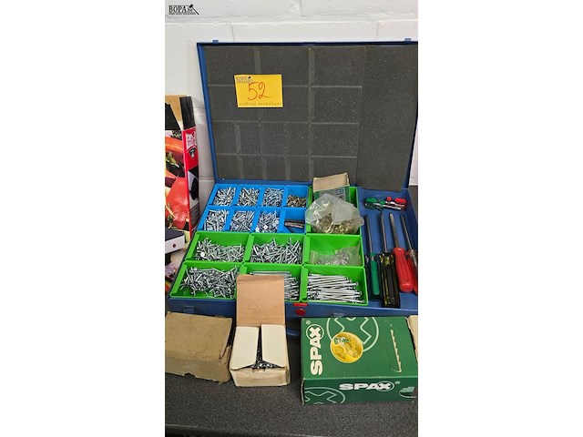 Lot 52 - diverse vijzen en schroevendraaier - afbeelding 1 van  4