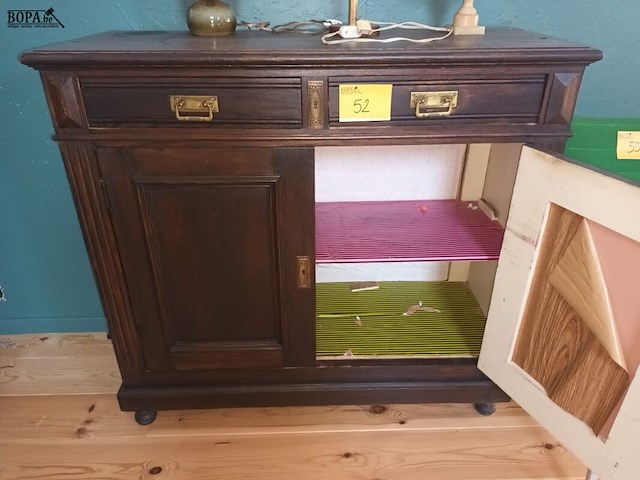 Lot 52 - houten art deco kast - afbeelding 1 van  3