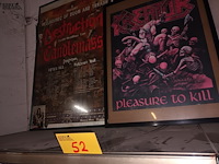 Lot 52 - kaders met metal posters. 3 stuks - afbeelding 1 van  4