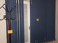 Lot 52 - lamellen gordijn luxaflex - afbeelding 1 van  3