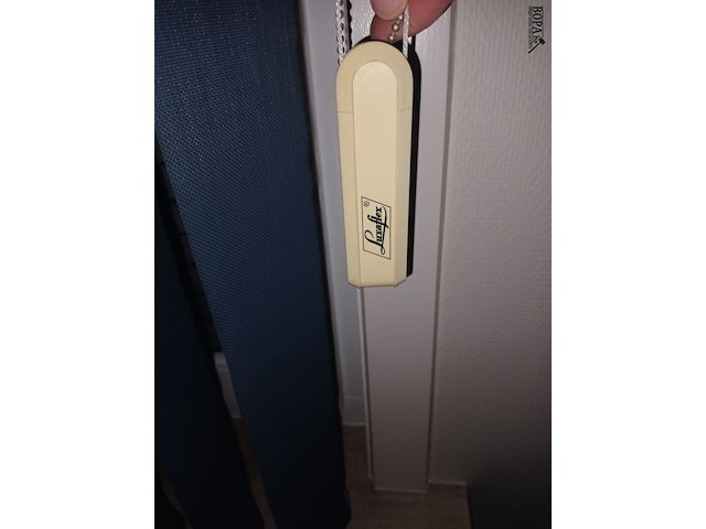 Lot 52 - lamellen gordijn luxaflex - afbeelding 3 van  3