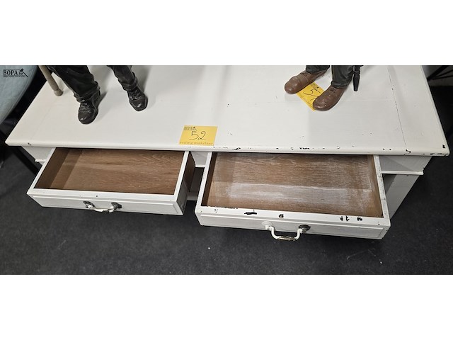 Lot 52 - landelijk geschilderde salontafel met lades - afbeelding 5 van  5