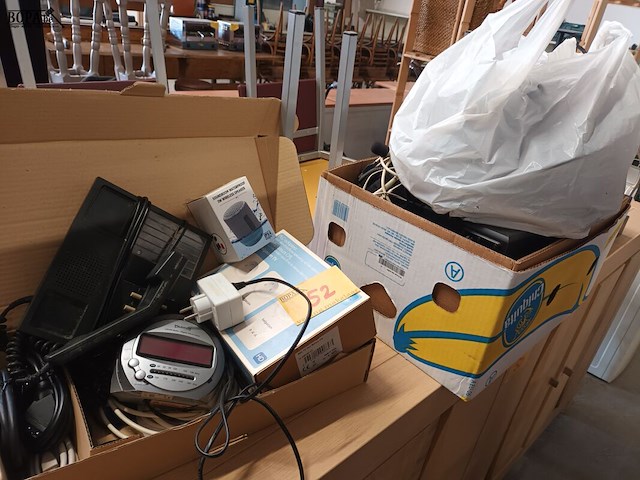 Lot 52 - lot elektro en telecom - afbeelding 1 van  8