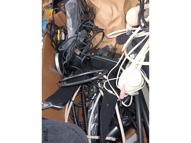 Lot 52 - lot elektro en telecom - afbeelding 8 van  8