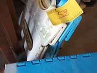 Lot 52 - opstapjes. 3 stuks - afbeelding 3 van  3