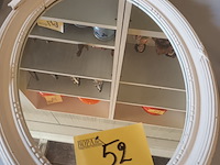Lot 52 - ovalen vintage spiegel - afbeelding 1 van  3
