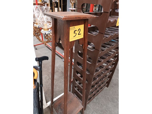 Lot 52 - plantenstaander - afbeelding 2 van  3