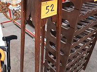 Lot 52 - plantenstaander - afbeelding 2 van  3