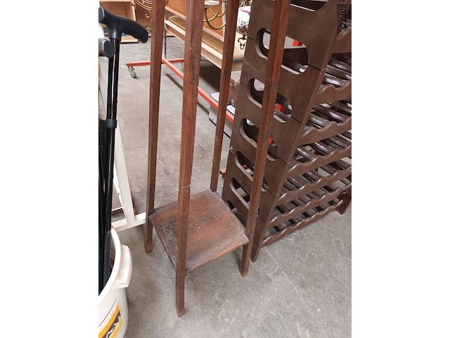 Lot 52 - plantenstaander - afbeelding 3 van  3