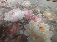 Lot 52 - stilleven van bloemen in zachte pasteltinten - pioenrozen - - afbeelding 3 van  3