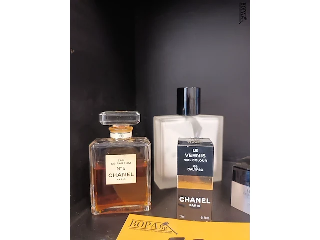 Lot 52 - verzorging chanel. 4 stuks - afbeelding 2 van  3