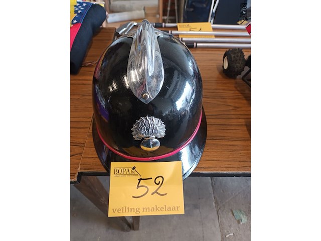 Lot 52 - vintage rijkswacht helm met binnenwerk - afbeelding 1 van  3