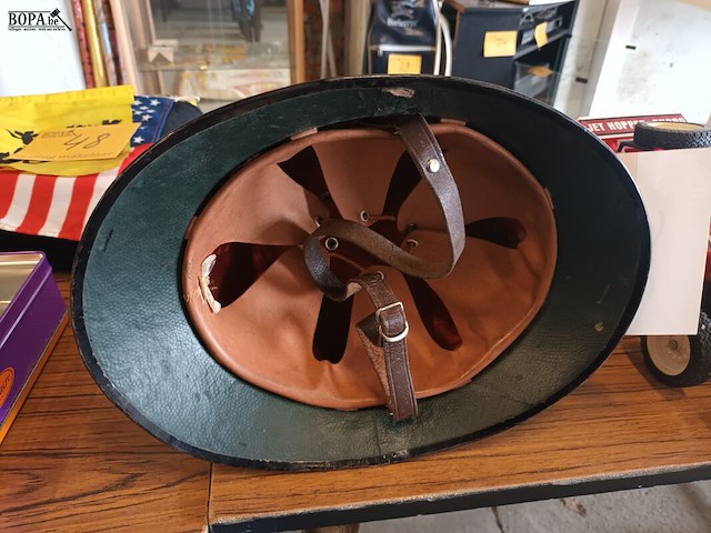 Lot 52 - vintage rijkswacht helm met binnenwerk - afbeelding 3 van  3