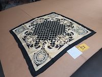 Lot 52 - zijden sjaal daniel la foret - afbeelding 1 van  3