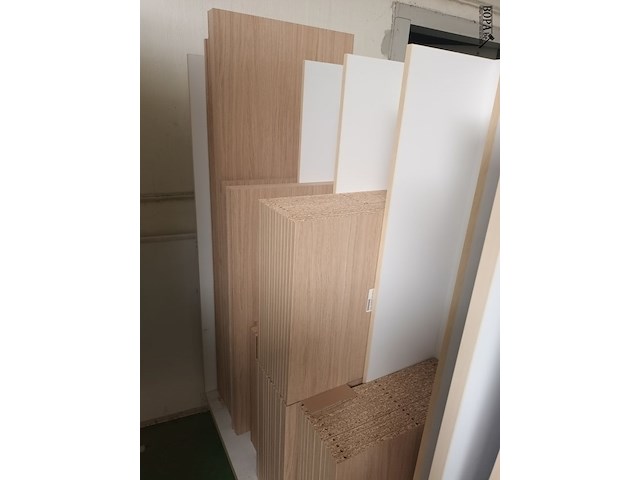 Lot 520 - transportkar met inhoud. 3 stuks - afbeelding 3 van  4