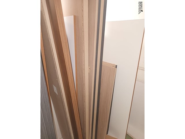 Lot 520 - transportkar met inhoud. 3 stuks - afbeelding 4 van  4