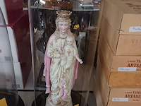 Lot 523 - globe met mariabeeld