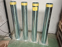 Lot 523 - stalen rampaal. 4 stuks - afbeelding 1 van  3