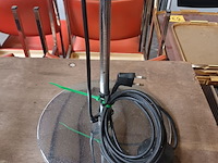Lot 525 - staande lamp - afbeelding 2 van  3
