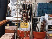 Lot 526 - plantenstaander - afbeelding 1 van  3