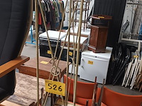 Lot 526 - plantenstaander - afbeelding 3 van  3