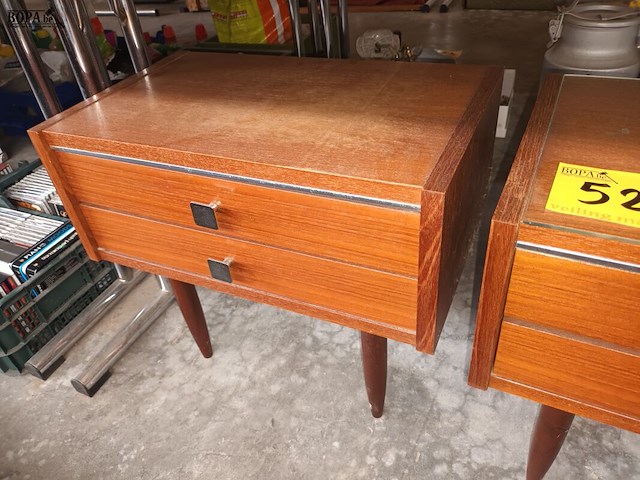 Lot 528 - koppel retro nachtkastjes - afbeelding 4 van  4