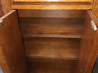 Lot 529 - eiken kastje - afbeelding 3 van  4