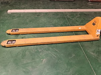 Lot 529 - transpallette - afbeelding 2 van  3