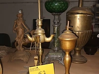 Lot 53 - antieke koperen olielampen. 2 stuks