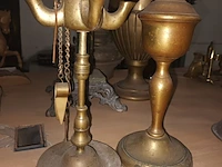 Lot 53 - antieke koperen olielampen. 2 stuks - afbeelding 3 van  3