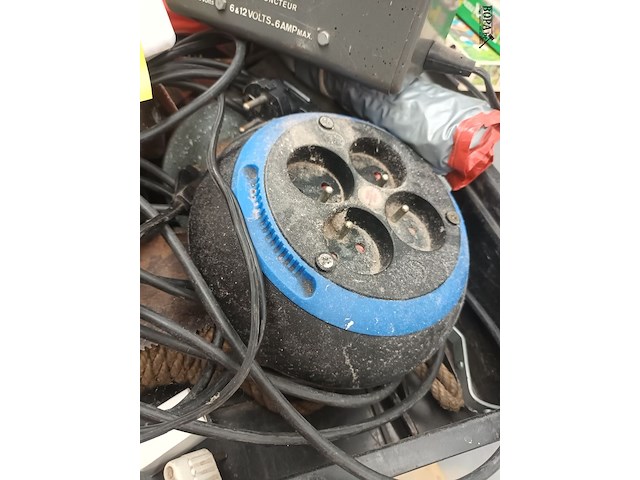 Lot 53 - bak met werkmateriaal - afbeelding 3 van  6