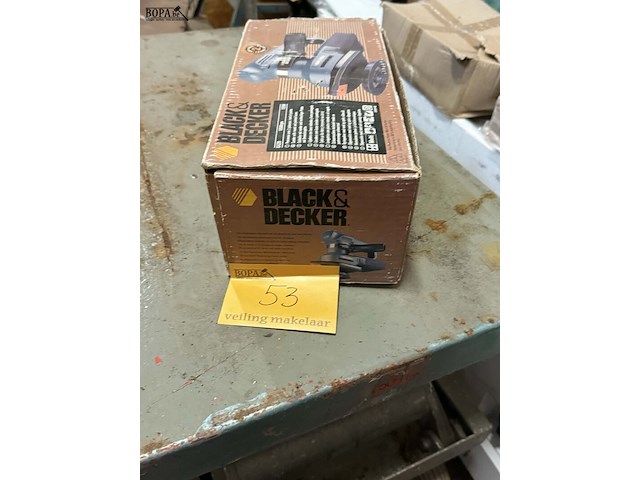 Lot 53 - black & decker schuurmachine met puntvormige schuurzool - afbeelding 1 van  3