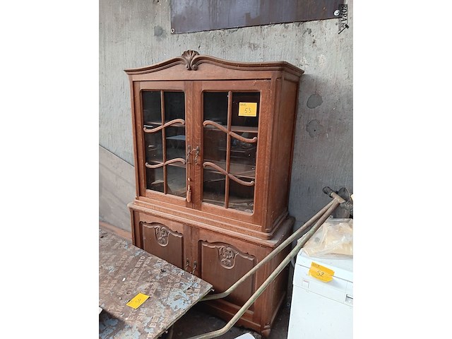 Lot 53 - buffetkastje - afbeelding 1 van  1