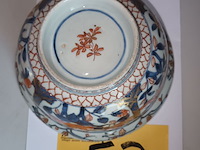 Lot 53 - chinese sierkom met bloemendecor - afbeelding 3 van  4