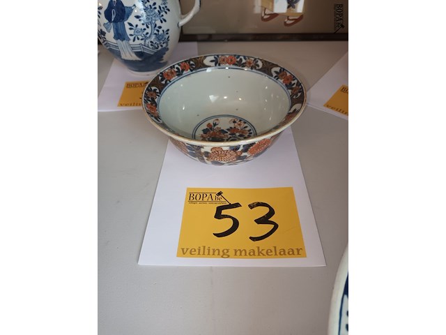 Lot 53 - chinese sierkom met bloemendecor - afbeelding 4 van  4