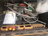 Lot 53 - dewalt materiaalkoffer met inhoud - afbeelding 3 van  4