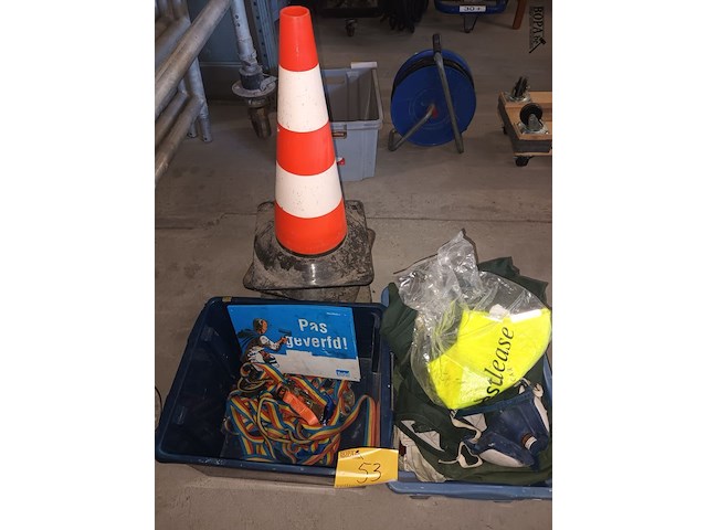 Lot 53 - diversen voor de bouwwerf - afbeelding 1 van  5