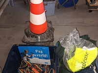 Lot 53 - diversen voor de bouwwerf - afbeelding 1 van  5