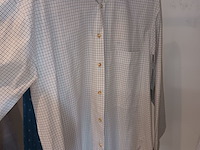 Lot 53 - herenhemden en gilet maat s. 4 stuks - afbeelding 3 van  4