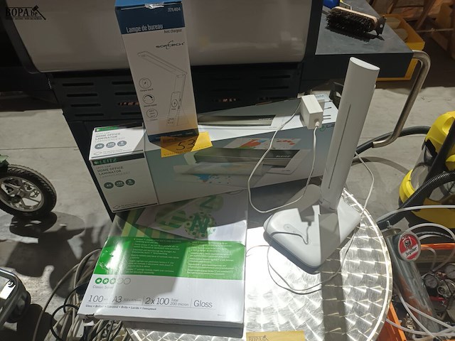 Lot 53 - kantoormateriaal. 4 stuks - afbeelding 1 van  6