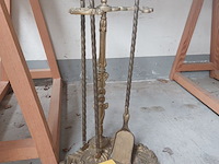 Lot 53 - koperen haardstel - afbeelding 1 van  2