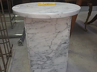 Lot 53 - marmeren tafel