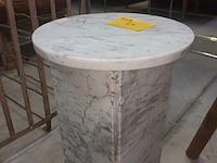 Lot 53 - marmeren tafel - afbeelding 2 van  3