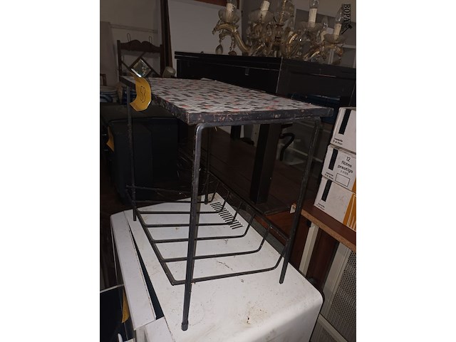 Lot 53 - retro tijdschriftenrek - afbeelding 2 van  3